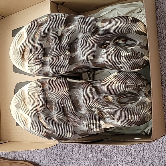 Foam Runner - Picture 3 of 6